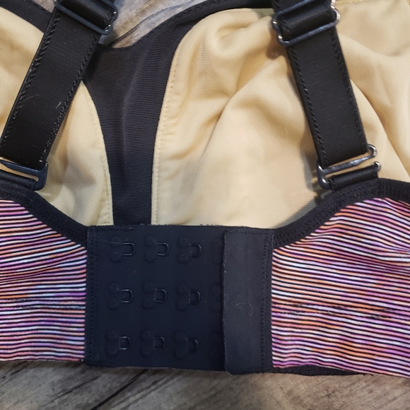 Lululemon sport bra multi colour sz 34D - Picture 4 of 5